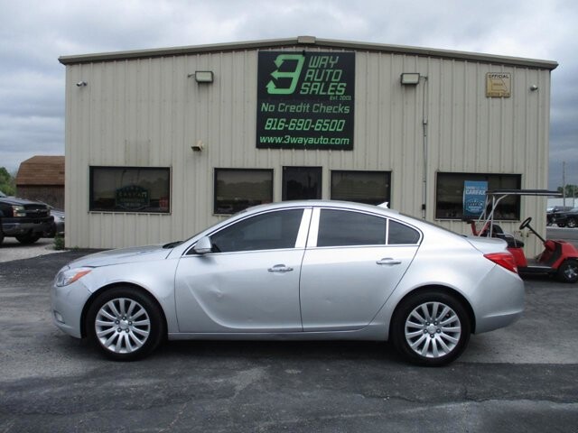 2012 Buick Regal in Oak Grove, MO 64075 - 18134825 8