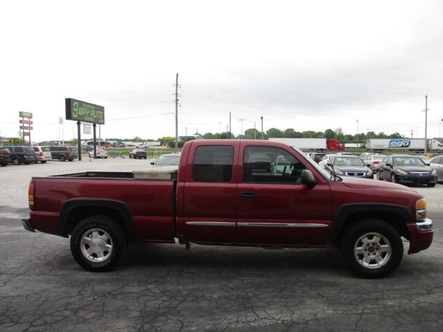 2005 GMC Sierra 1500 in Oak Grove, MO 64075 - 18134826 4
