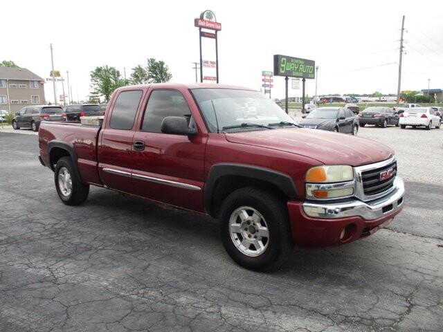 2005 GMC Sierra 1500 in Oak Grove, MO 64075 - 18134826 3
