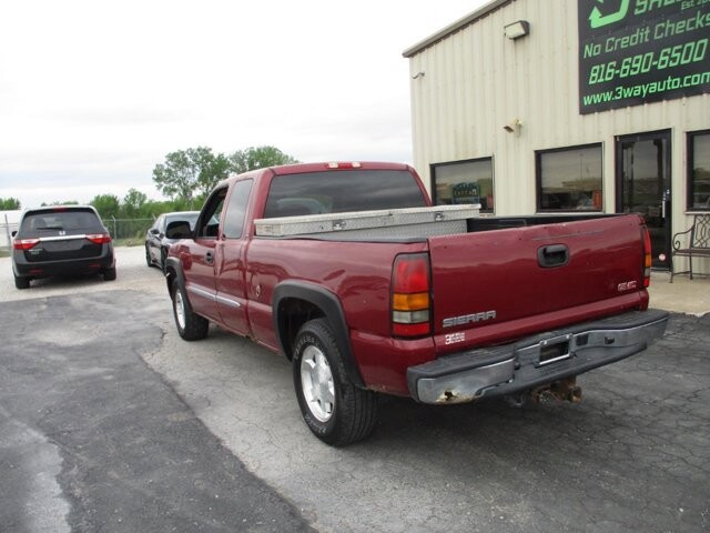 2005 GMC Sierra 1500 in Oak Grove, MO 64075 - 18134826 7
