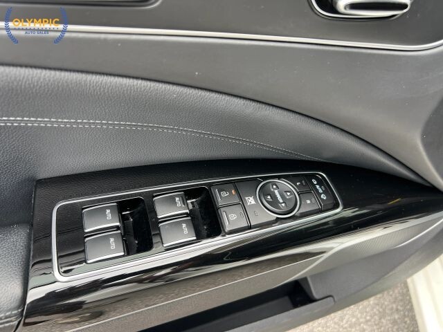2016 Kia K900 in Decatur, GA 30032 - 18134830 39