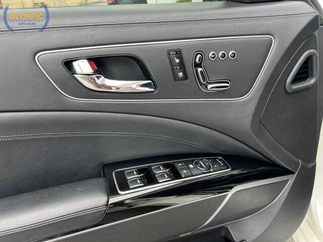 2016 Kia K900 in Decatur, GA 30032 - 18134830 37