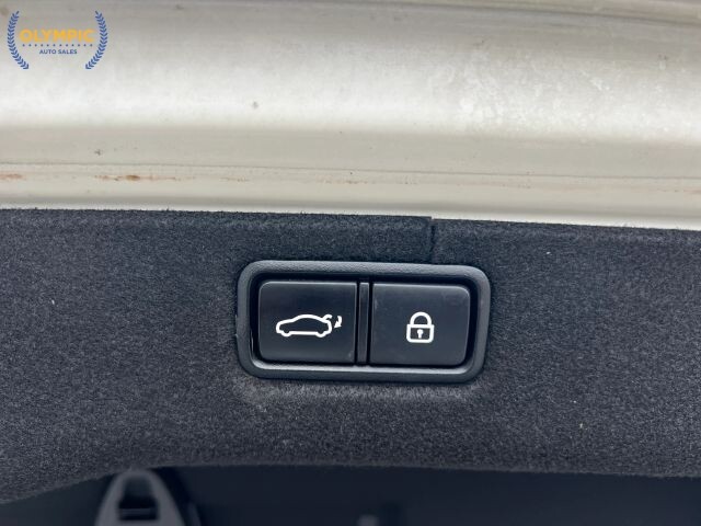2016 Kia K900 in Decatur, GA 30032 - 18134830 41