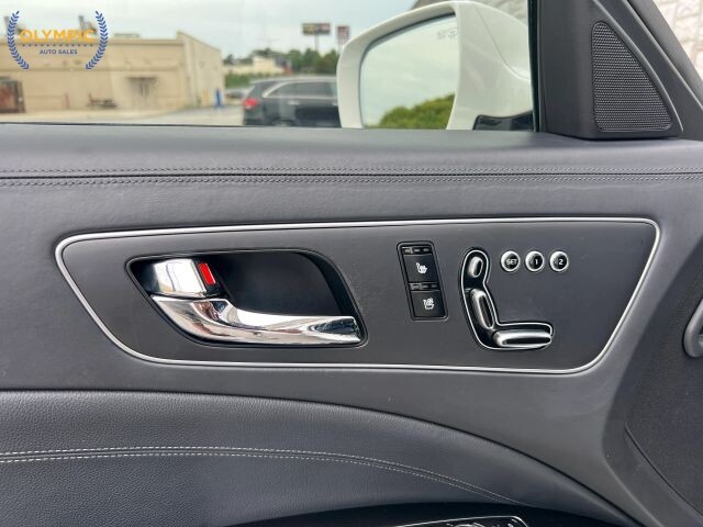 2016 Kia K900 in Decatur, GA 30032 - 18134830 38