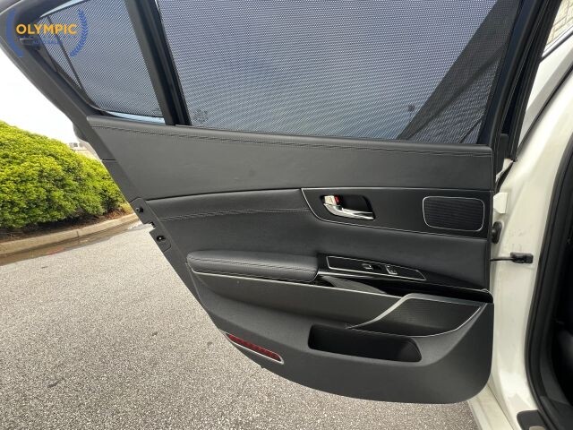 2016 Kia K900 in Decatur, GA 30032 - 18134830 49