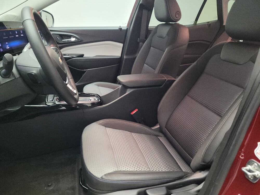 2025 Chevrolet Trax in Downey, CA 90241 - 18134853 17