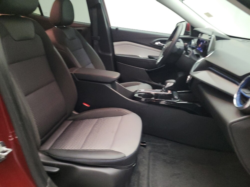 2025 Chevrolet Trax in Downey, CA 90241 - 18134853 21