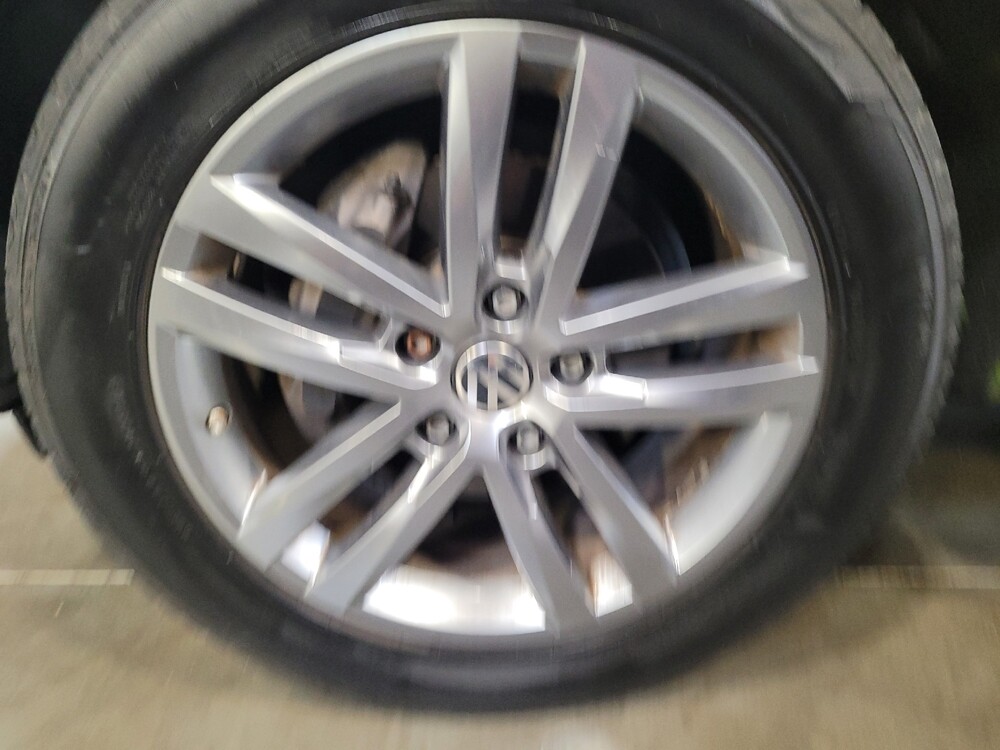 2015 Volkswagen Touareg in Downey, CA 90241 - 18134856 31