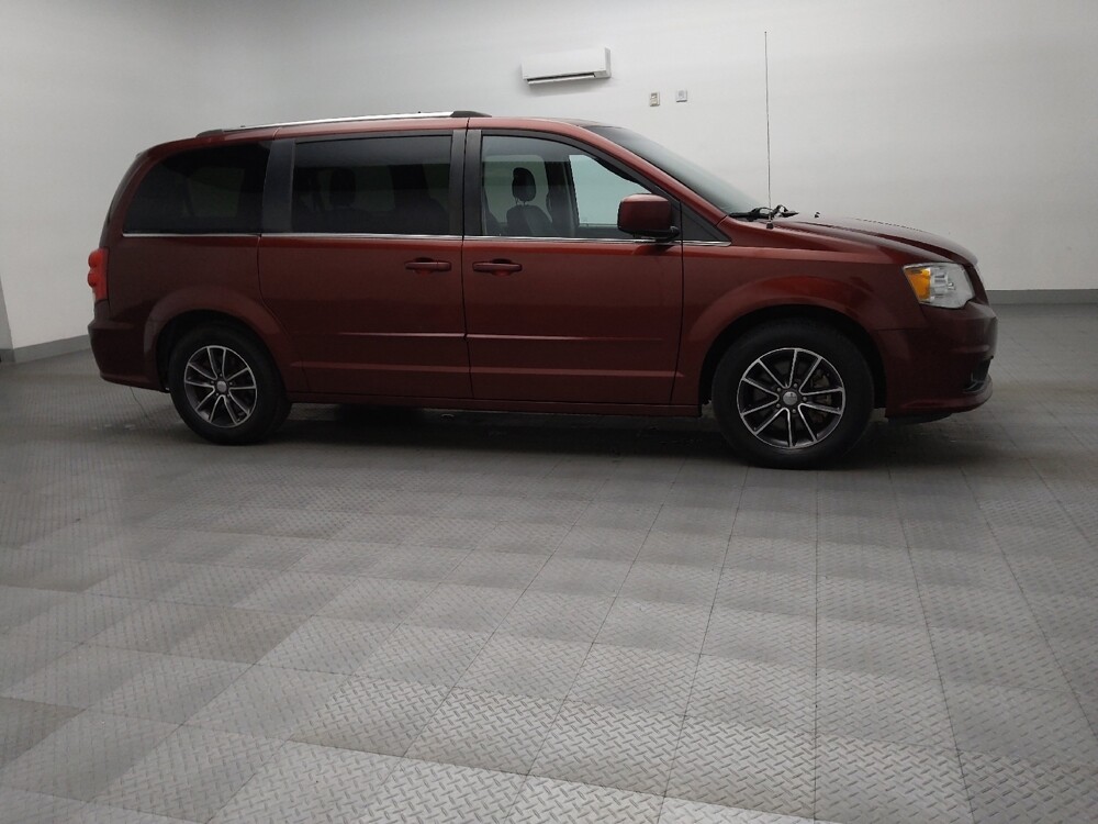 2017 Dodge Grand Caravan in Fort Worth, TX 76116 - 18134891 11