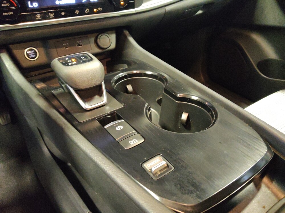 2023 Nissan Rogue in Glendale, AZ 85301 - 18134902 26