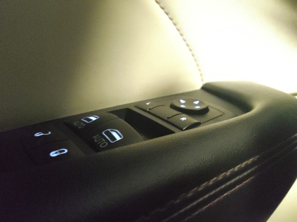 2018 Dodge Challenger in Mesa, AZ 85210 - 18134908 27