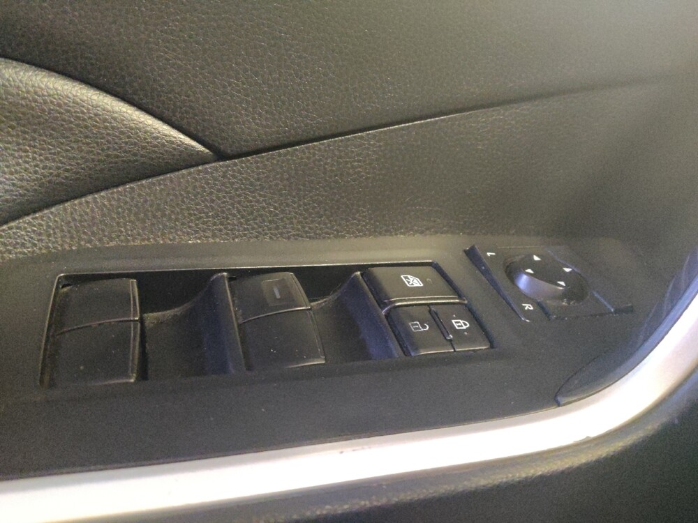 2019 Toyota RAV4 in Phoenix, AZ 85022 - 18134912 27