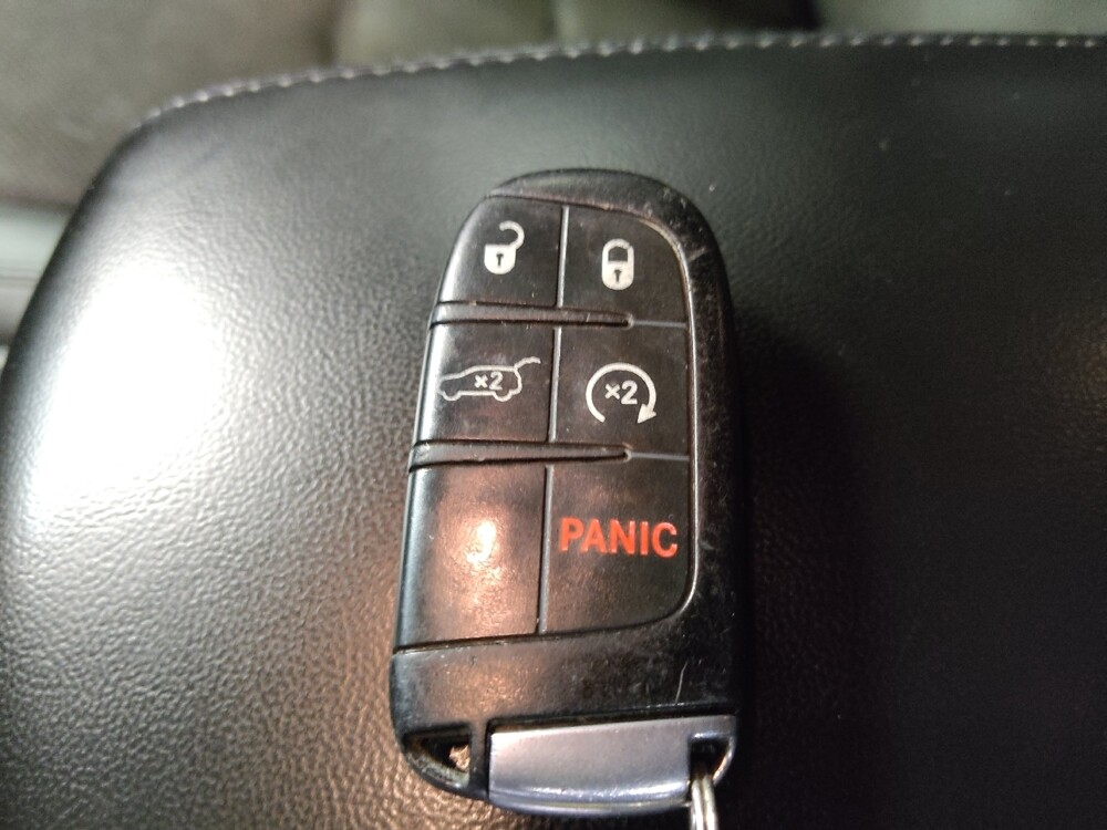 2019 Jeep Grand Cherokee in Tampa, FL 33619 - 18134914 32