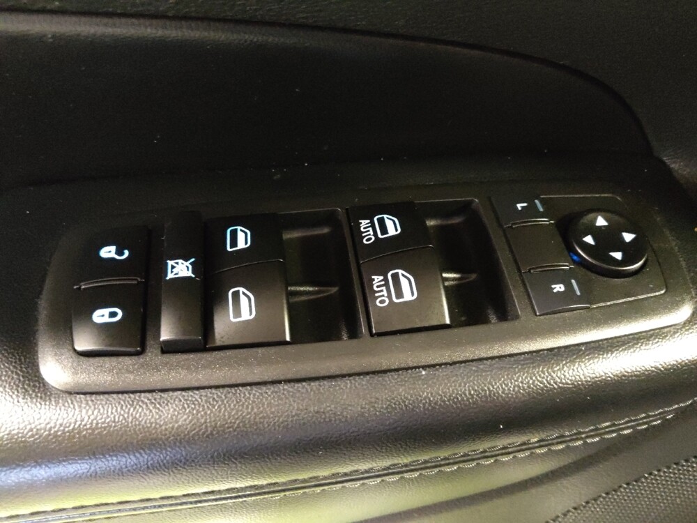 2019 Jeep Grand Cherokee in Tampa, FL 33619 - 18134914 27