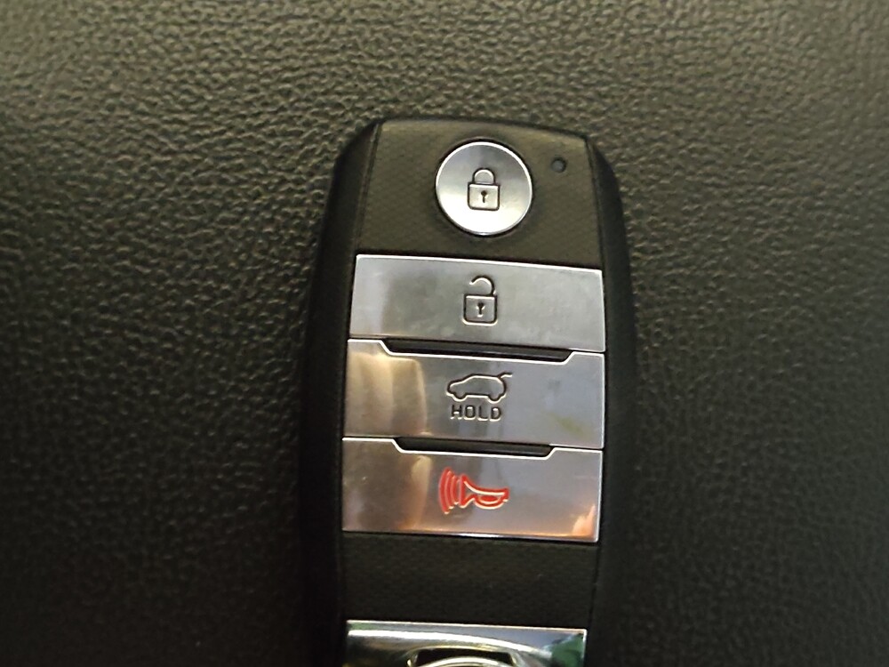 2019 Kia Sorento in Baton Rouge, LA 70816 - 18134915 32