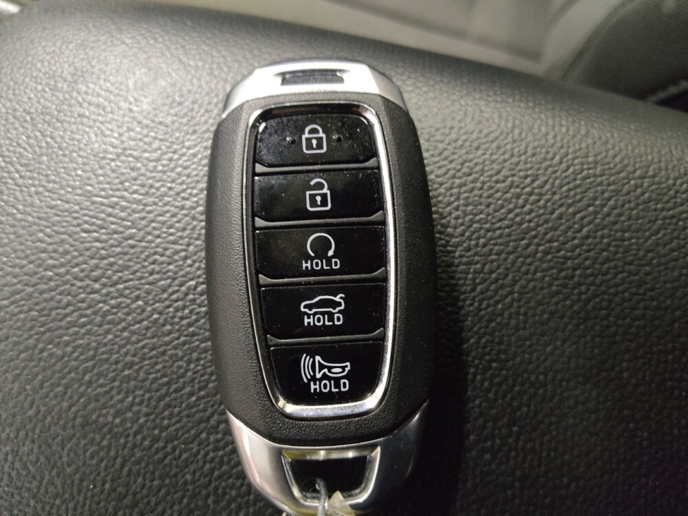 2023 Hyundai Elantra in Metairie, LA 70006 - 18134926 32