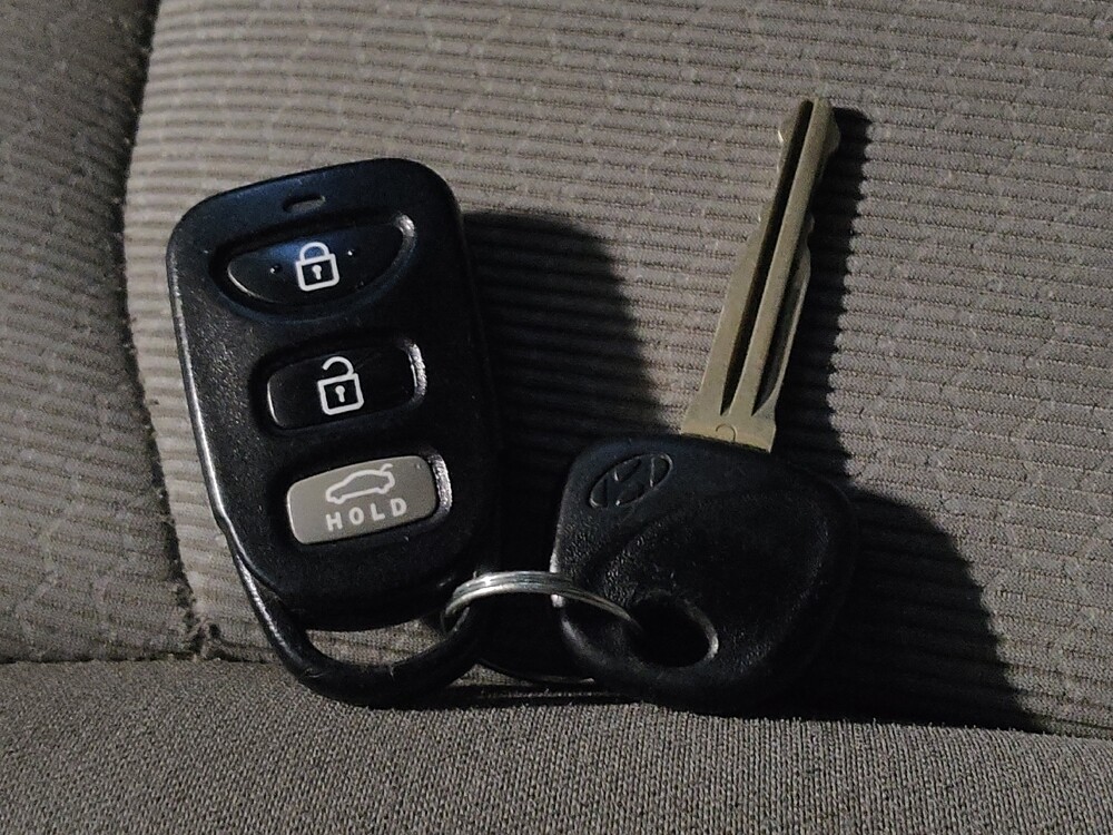 2017 Hyundai Elantra in Savannah, GA 31419 - 18134941 32