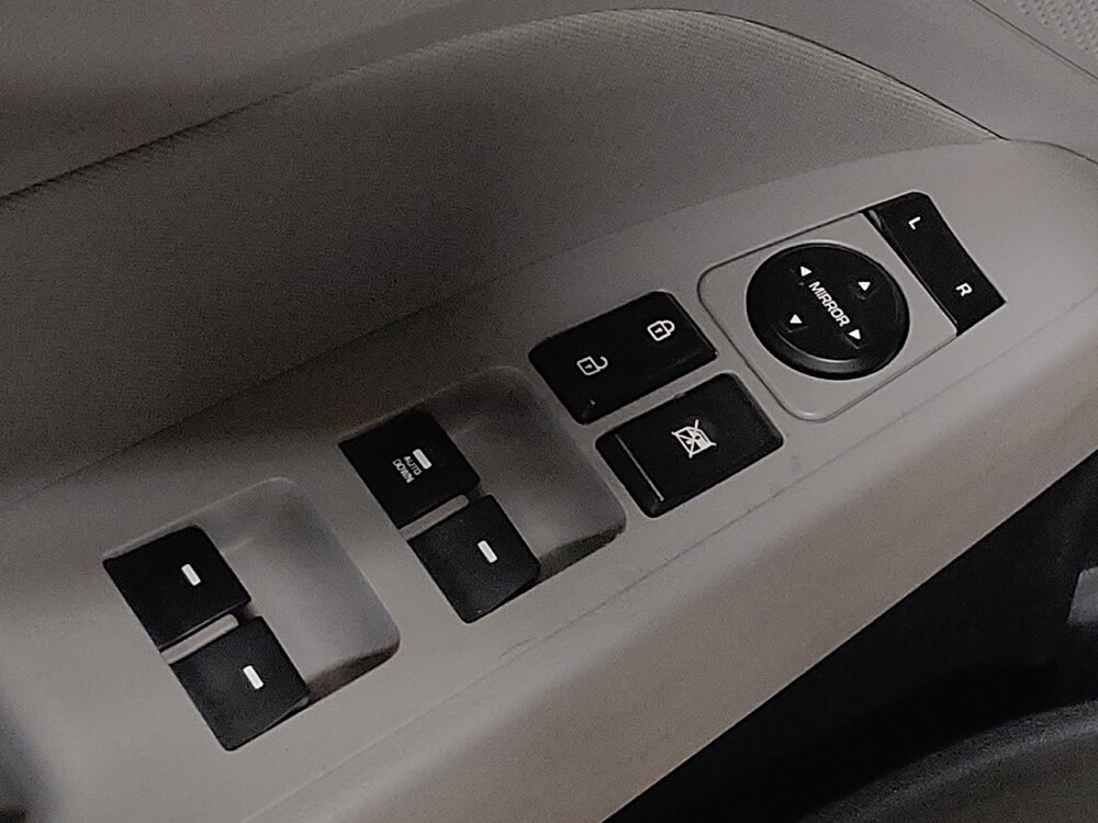 2017 Hyundai Elantra in Savannah, GA 31419 - 18134941 27