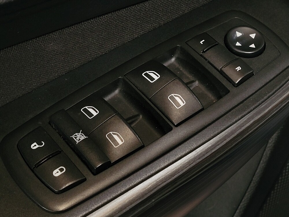 2015 Jeep Cherokee in Jacksonville, FL 32210 - 18134948 27