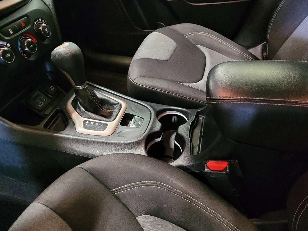 2015 Jeep Cherokee in Jacksonville, FL 32210 - 18134948 26