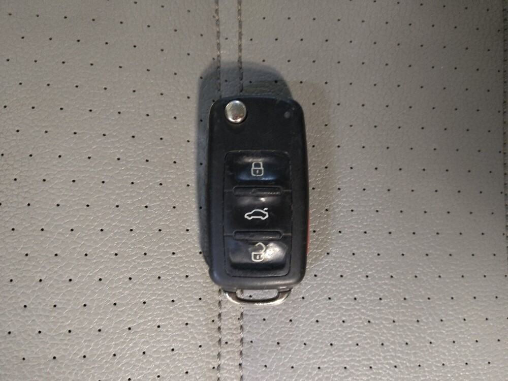 2018 Volkswagen Passat in Raleigh, NC 27604 - 18134972 32