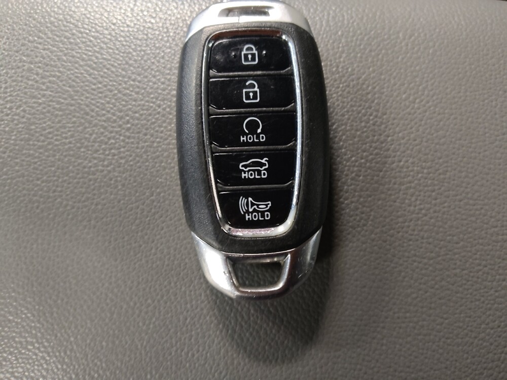 2023 Hyundai Elantra in Greensboro, NC 27407 - 18134982 32
