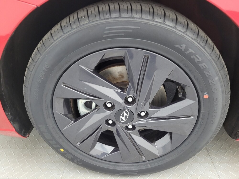 2023 Hyundai Elantra in Greensboro, NC 27407 - 18134982 31