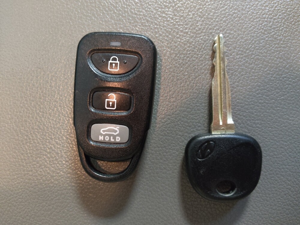 2018 Hyundai Elantra in Greenville, SC 29607 - 18134984 32