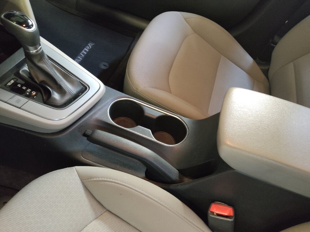 2018 Hyundai Elantra in Greenville, SC 29607 - 18134984 26