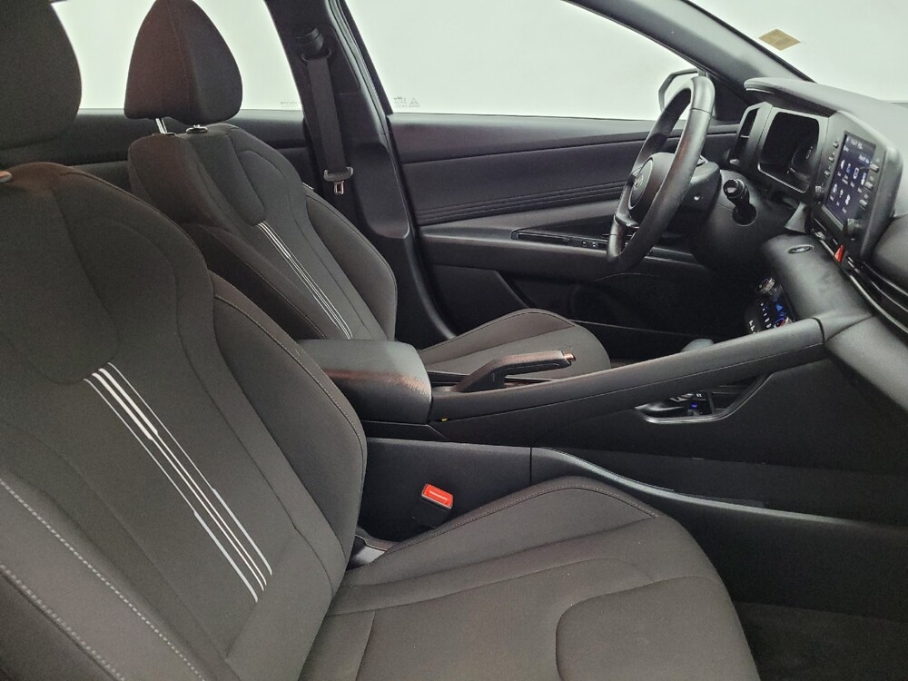 2025 Hyundai Elantra in Antioch, TN 37013 - 18135003 21