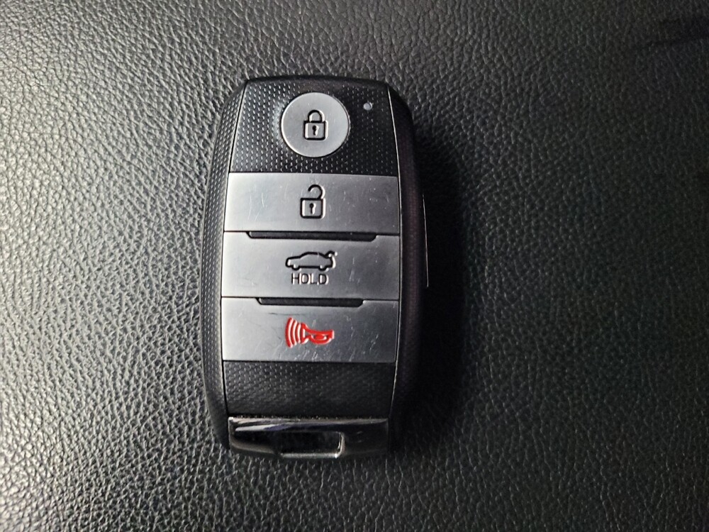 2020 Kia Optima in Memphis, TN 38115 - 18135005 32