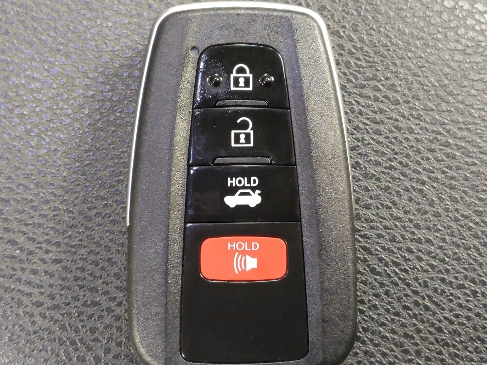 2018 Toyota Camry in Temple, TX 76502 - 18135008 32
