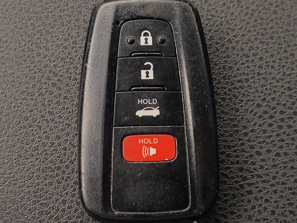 2018 Toyota Camry in Round Rock, TX 78664 - 18135021 32