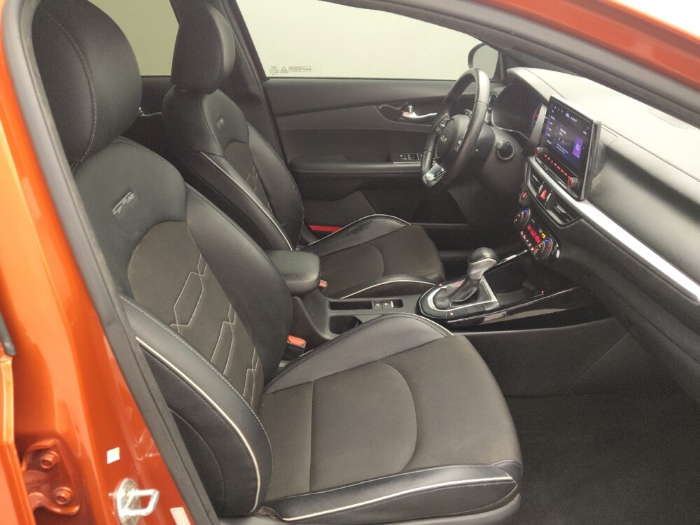 2023 Kia Forte in Live Oak, TX 78233 - 18135025 21