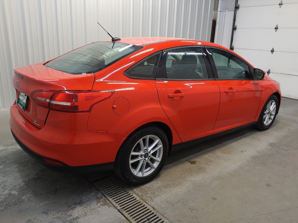 2016 Ford Focus in Fairfield, OH 45014 - 18135026 10