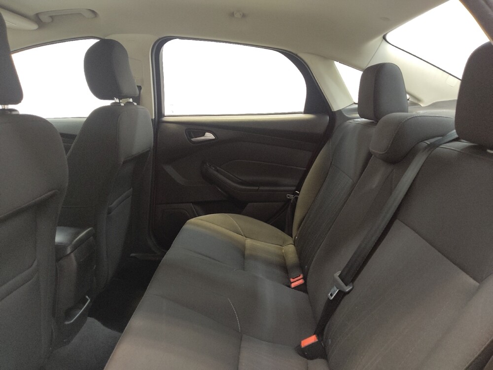 2016 Ford Focus in Fairfield, OH 45014 - 18135026 18