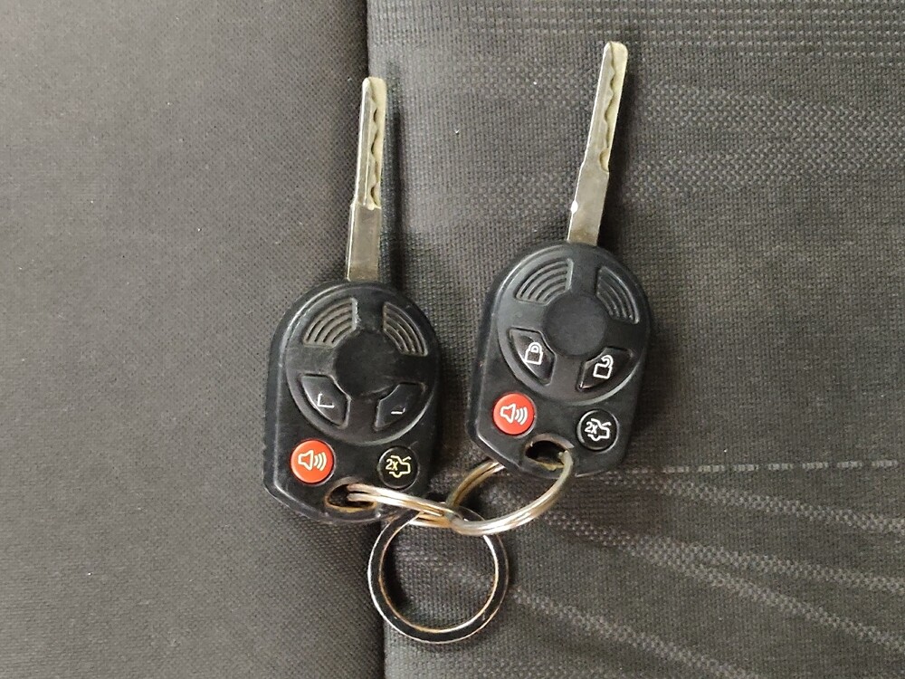 2016 Ford Focus in Fairfield, OH 45014 - 18135026 32