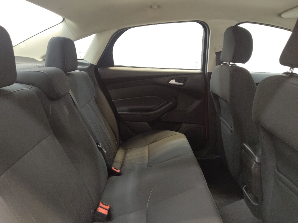 2016 Ford Focus in Fairfield, OH 45014 - 18135026 19