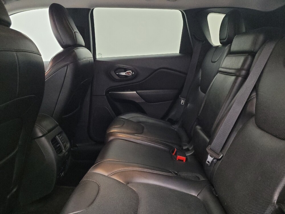 2019 Jeep Cherokee in Fairfield, OH 45014 - 18135031 18