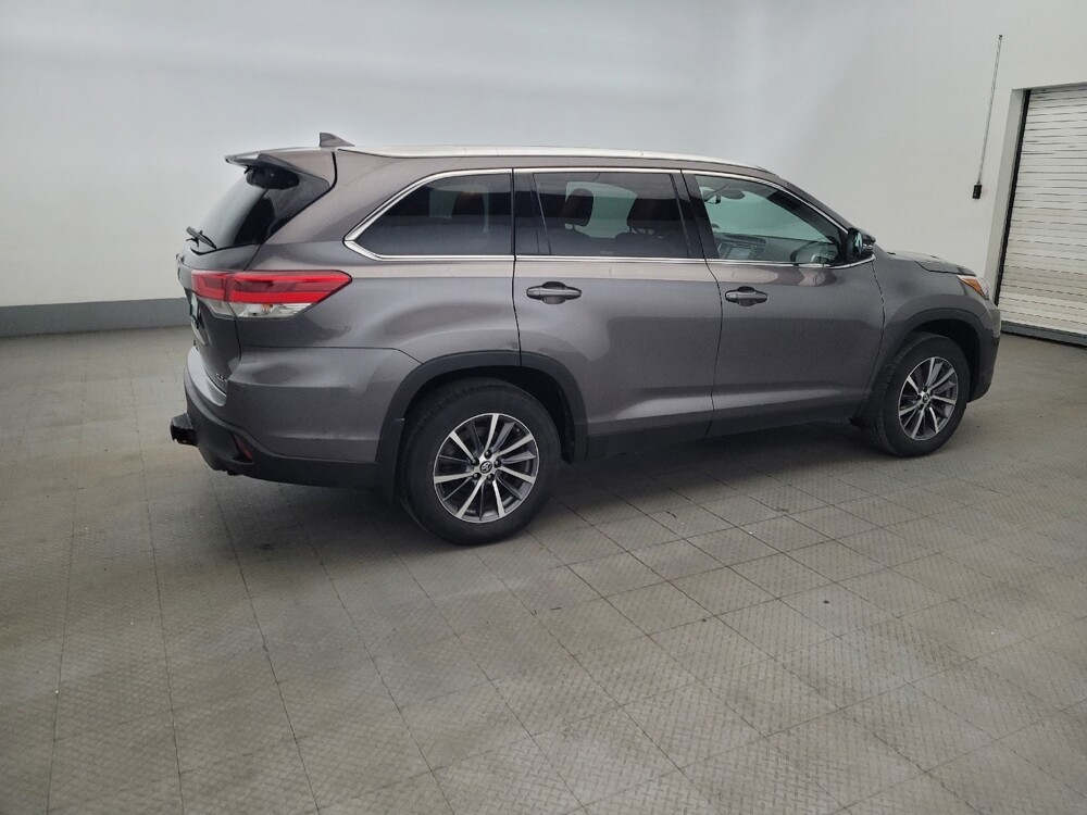 2019 Toyota Highlander in Newport News, VA 23601 - 18135052 10