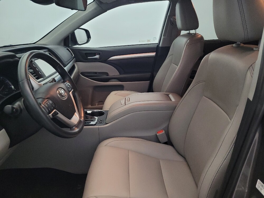 2019 Toyota Highlander in Newport News, VA 23601 - 18135052 17