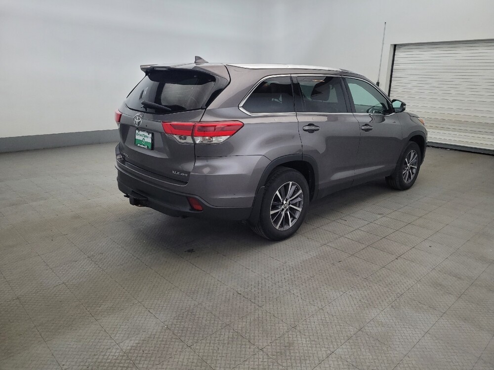 2019 Toyota Highlander in Newport News, VA 23601 - 18135052 9