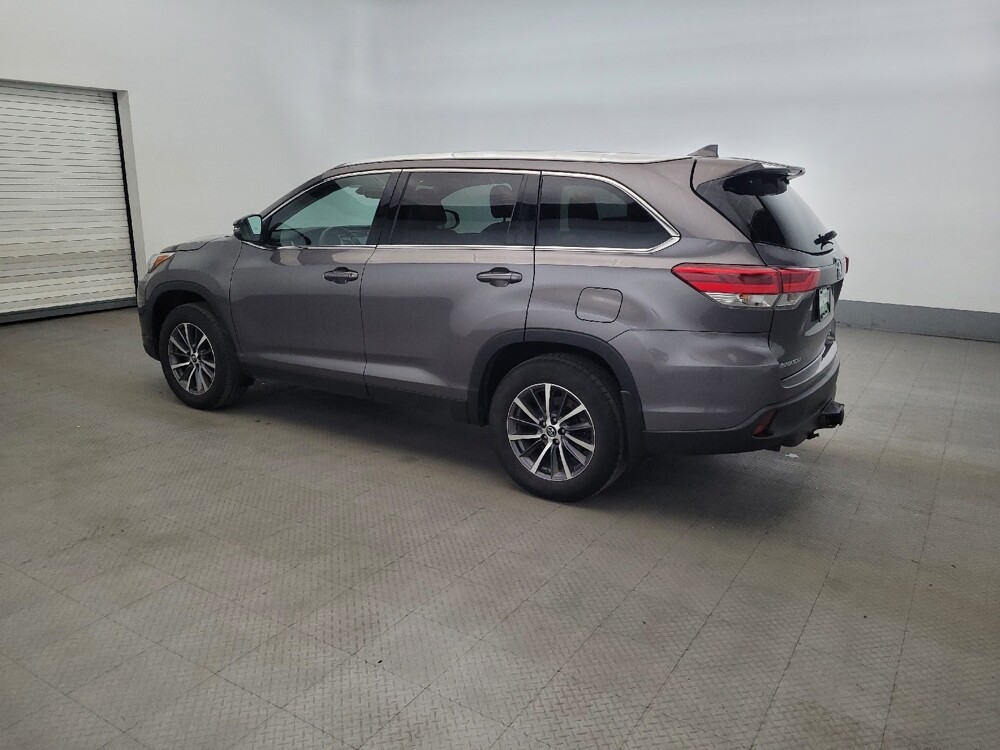2019 Toyota Highlander in Newport News, VA 23601 - 18135052 3