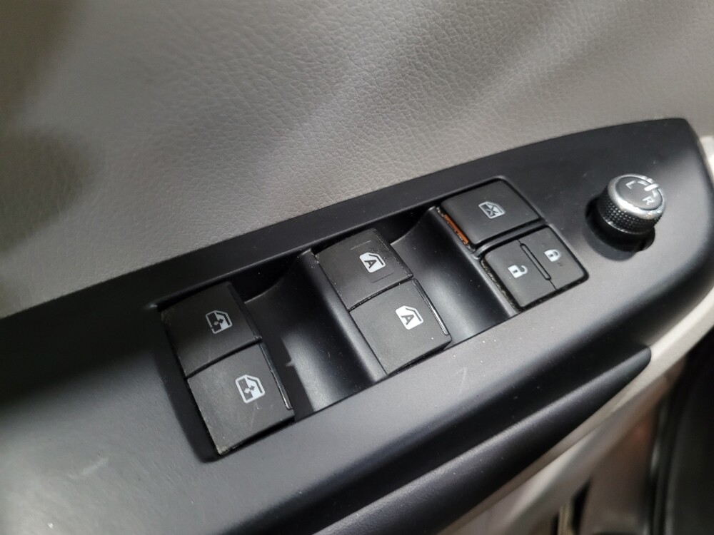 2019 Toyota Highlander in Newport News, VA 23601 - 18135052 27