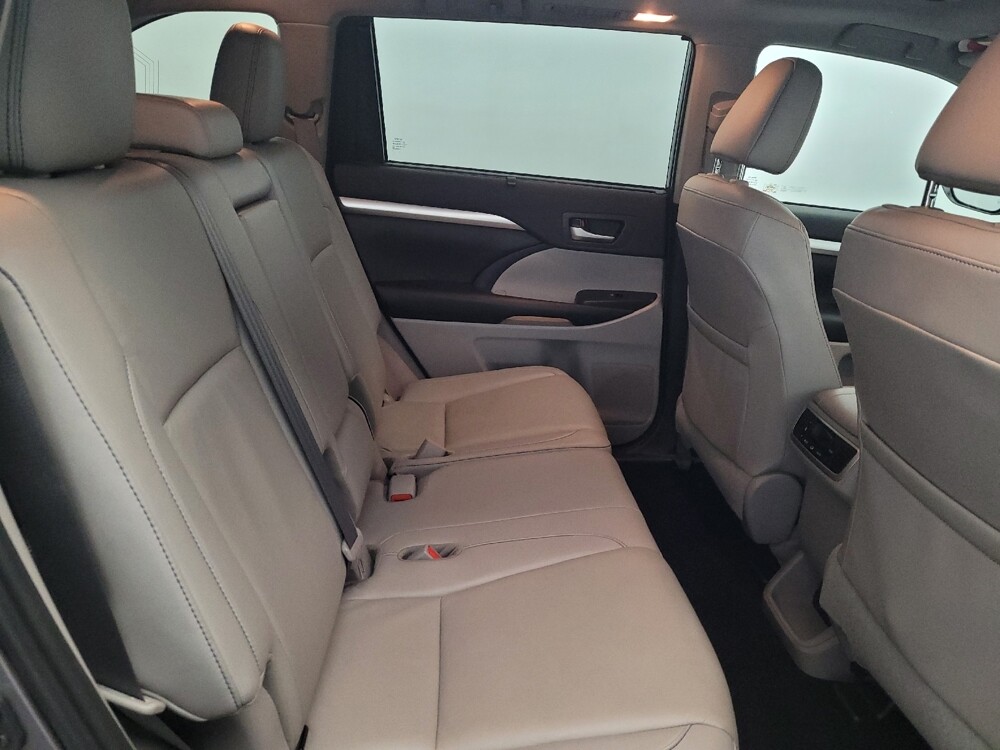 2019 Toyota Highlander in Newport News, VA 23601 - 18135052 19