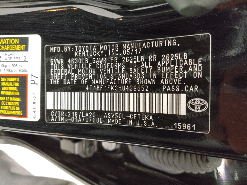 2017 Toyota Camry in Wichita, KS 67207 - 18135067 33