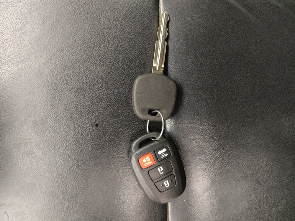 2017 Toyota Camry in Wichita, KS 67207 - 18135067 32