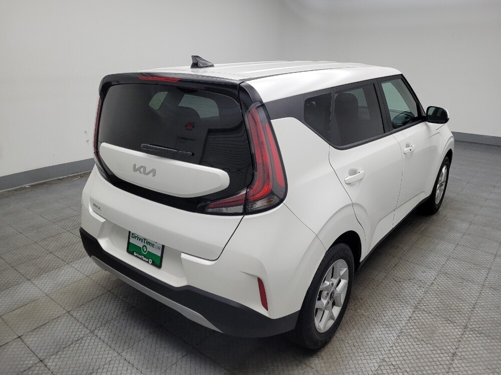 2025 Kia Soul in Peoria, IL 61615 - 18135075 9