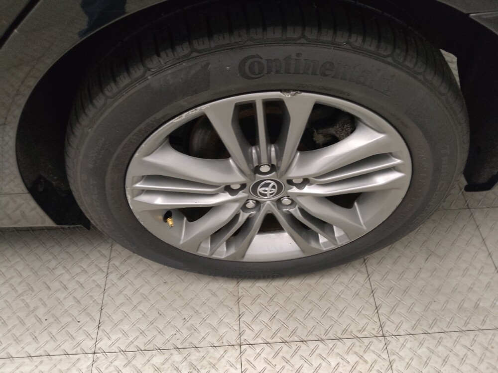 2016 Toyota Camry in Lombard, IL 60148 - 18135078 31