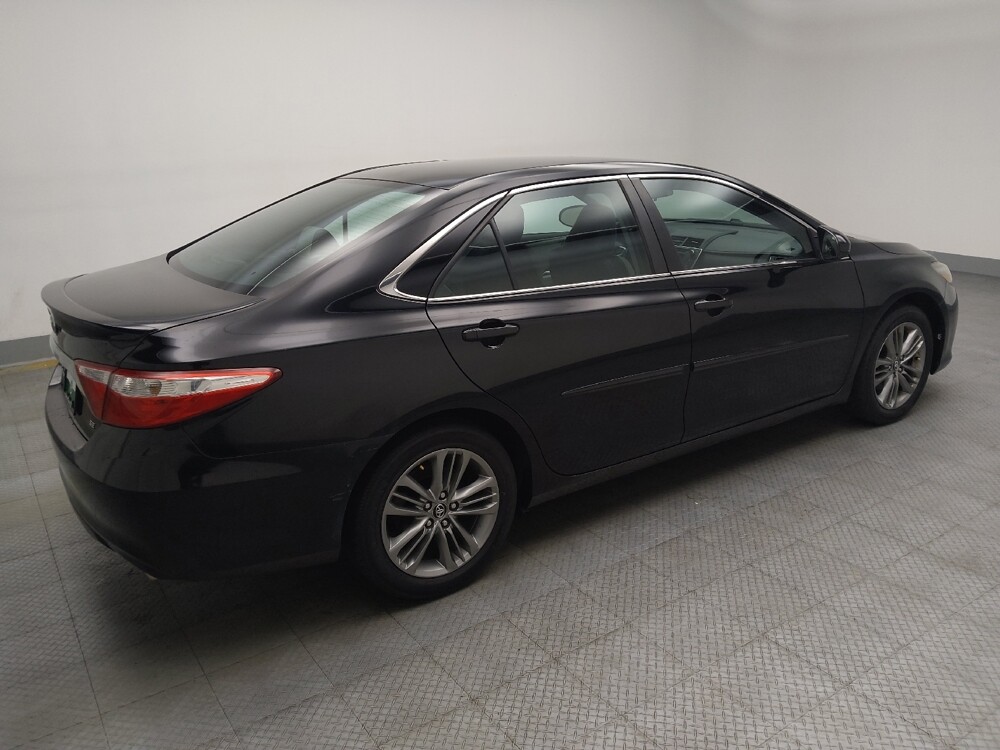 2016 Toyota Camry in Lombard, IL 60148 - 18135078 10